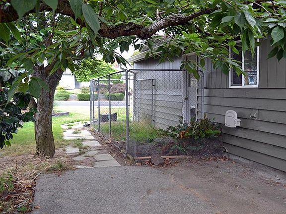 2nd image of 5020 30th St NE