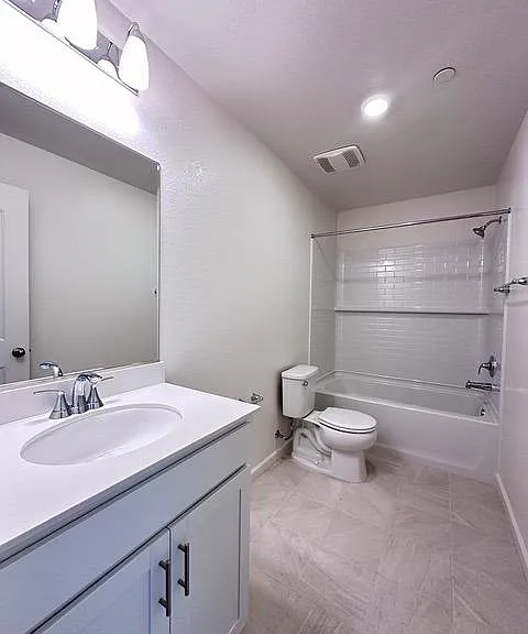 3285 Lourdes Ave — Photo 13