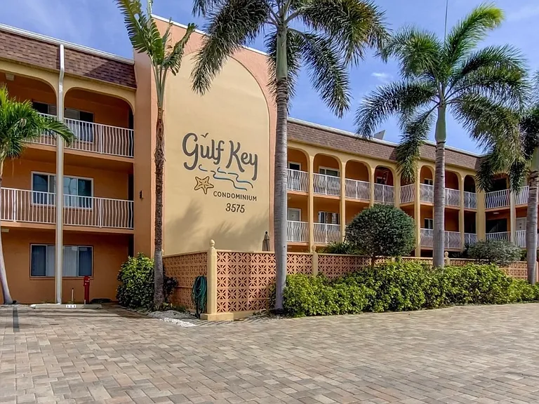 3575 Gulf Blvd #33706 — Photo 14
