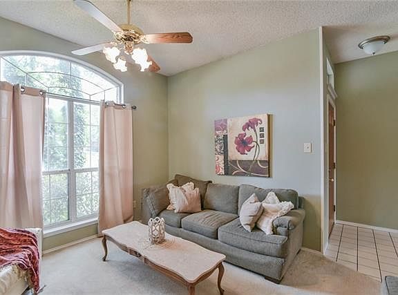 3rd image of 3526 Oak Bend Dr