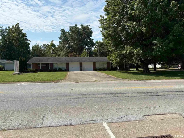 1411 & 1413 W Hendrickson St, Marion, IL 62959