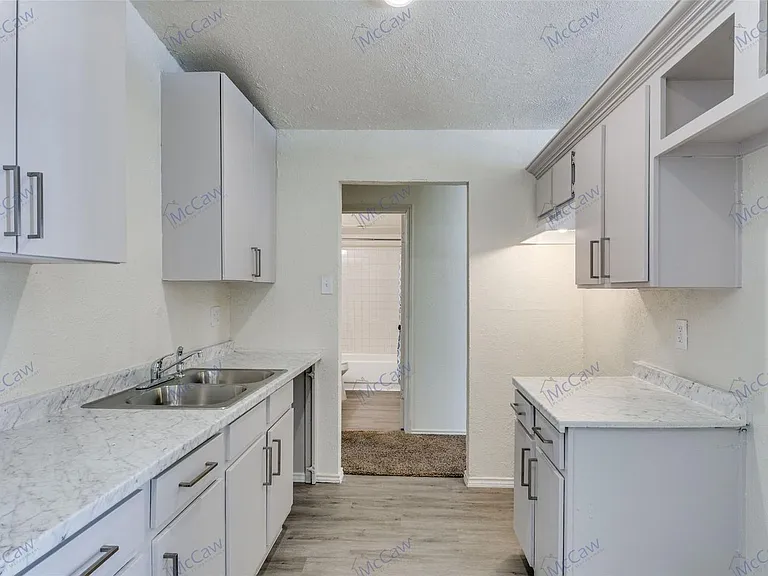 9912 Hustead St — Photo 6