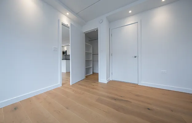 Rented by REAL New York | media 19