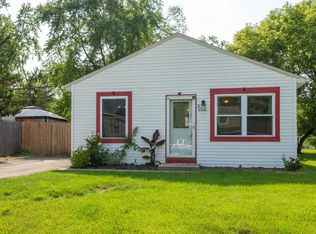 30 Pauline Ave, Crystal Lake, IL 60014