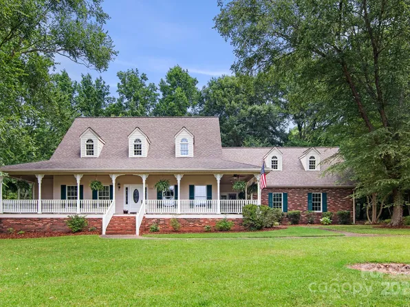 1715 Country Garden Dr, Shelby, NC 28150