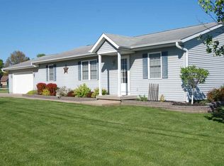 735 Ski View Ct, Sherrard, IL 61281