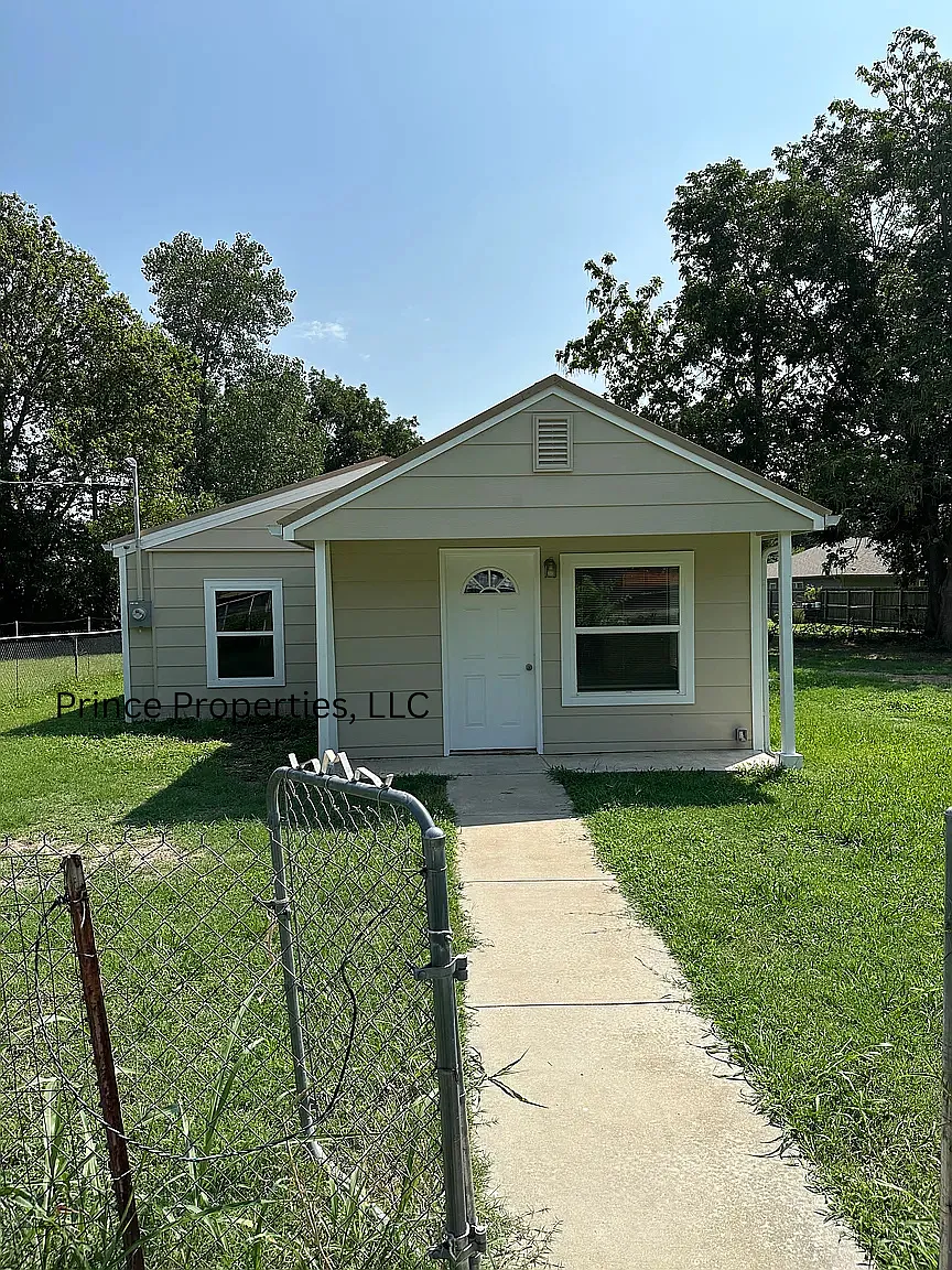 2 bed, 734 sqft, $850 — Photo 1