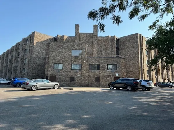 5306 N Cumberland Ave #323, Chicago, IL 60656