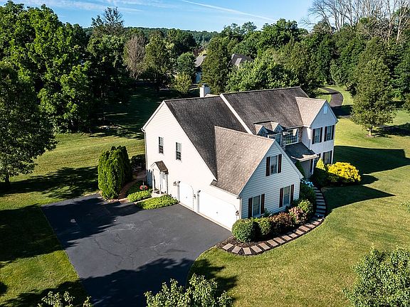 3rd image of 1103 Winchester Ct