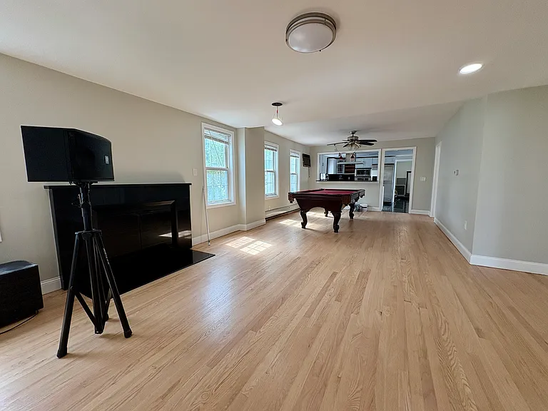 1318 Salem St — Photo 20