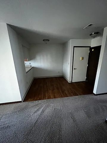Cloverlane Apartments - 212 Cloverlane Street C — Photo 2
