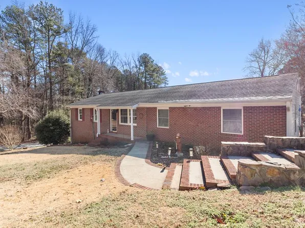 101 Raynob St, Clarksville, VA 23927