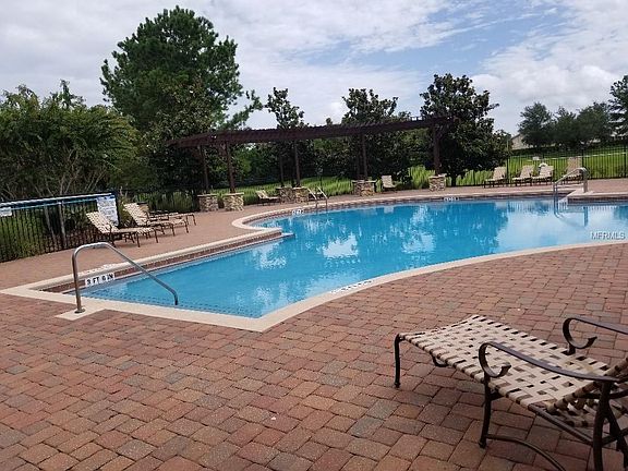 2nd image of 3888 Shoreview Dr