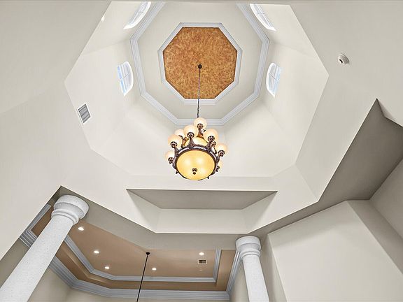 4th image of 211 SE Bella Strano