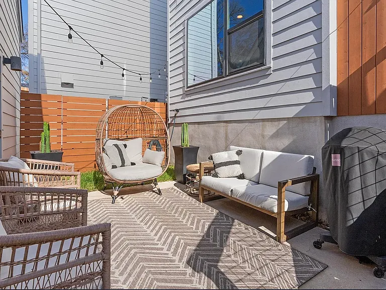 4020 Airport Blvd #7 — Photo 5