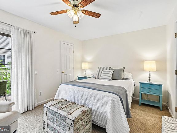 3rd image of 4111 Oxford Ln
