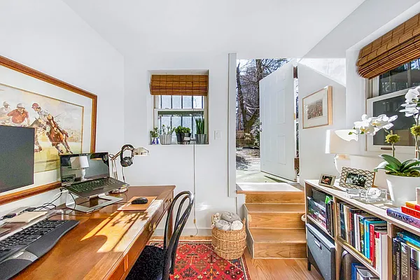 Rented by Sotheby's International Realty | media 11