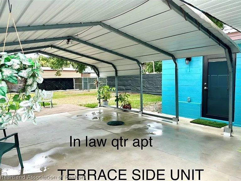 112 Memorial Dr — Photo 5
