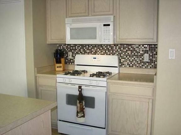 5th image of 12481 Fountain Hill Ln NE