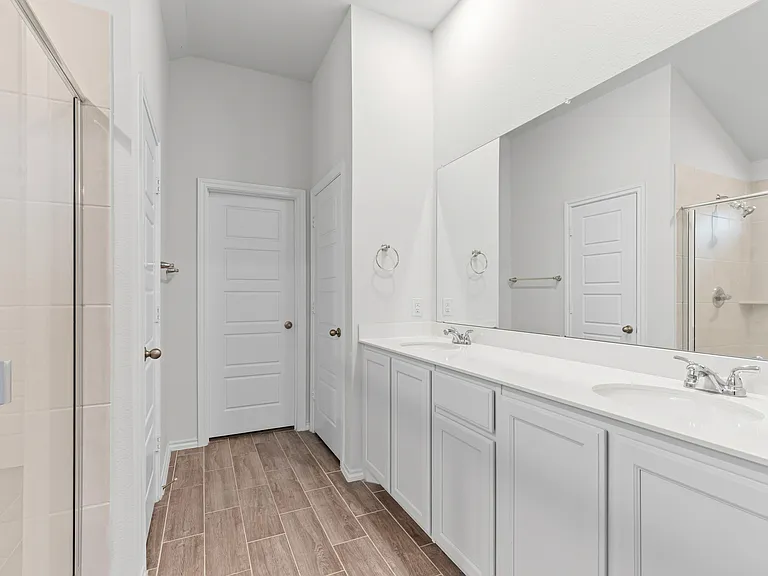 4807 Avion Dr — Photo 10