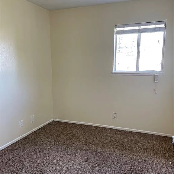 9572 Cornwall Dr — Photo 11