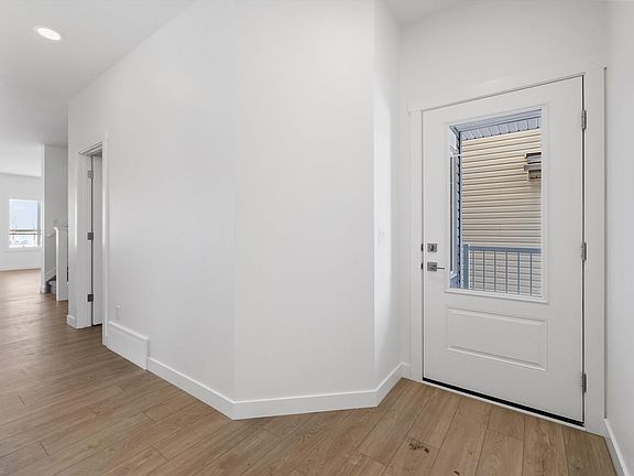 3rd image of 45 Sumac Close