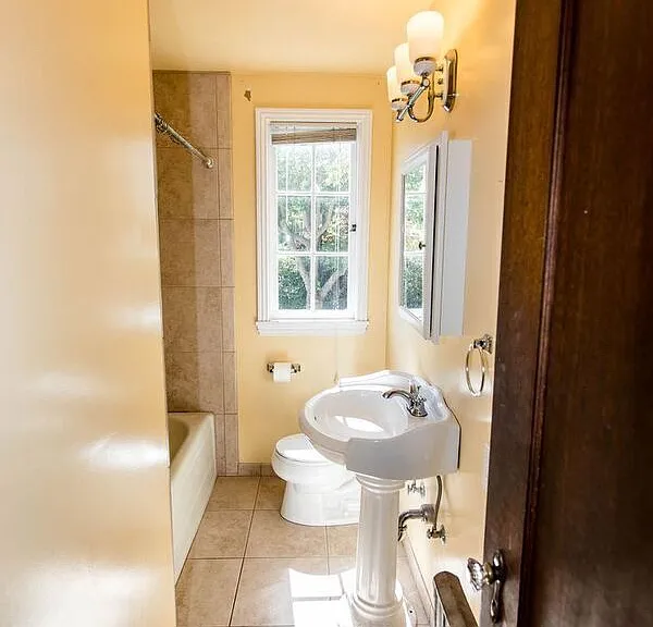 2505 Virginia St #1 — Photo 4