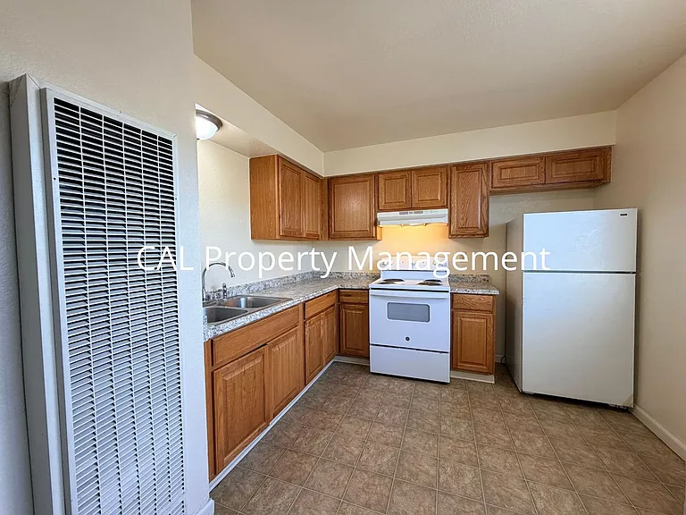 1059 N Sanborn Rd — Photo 1