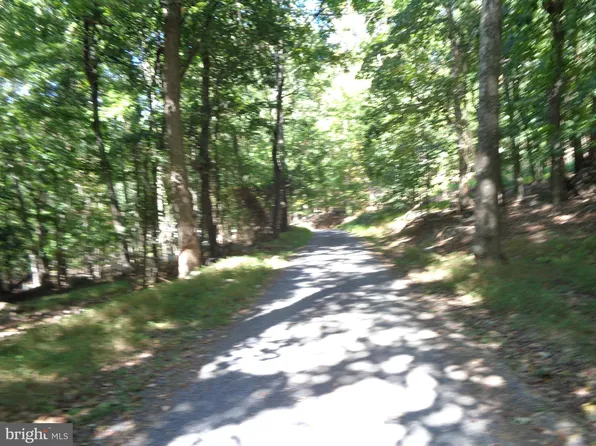 Mountain Dew Ct, Harpers Ferry, WV 25425