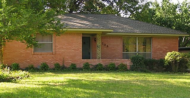 1st image of 703 Greenleaf Dr