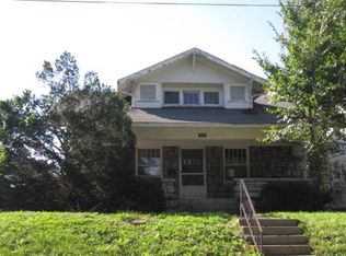 1027 W White Oak Ave, Independence, MO 64050