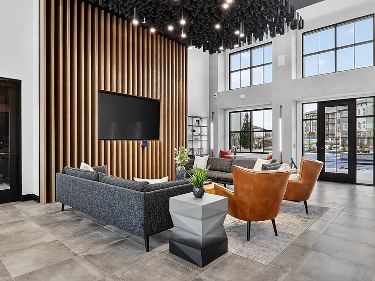 The Logan Luxury Apartments — Photo 2
