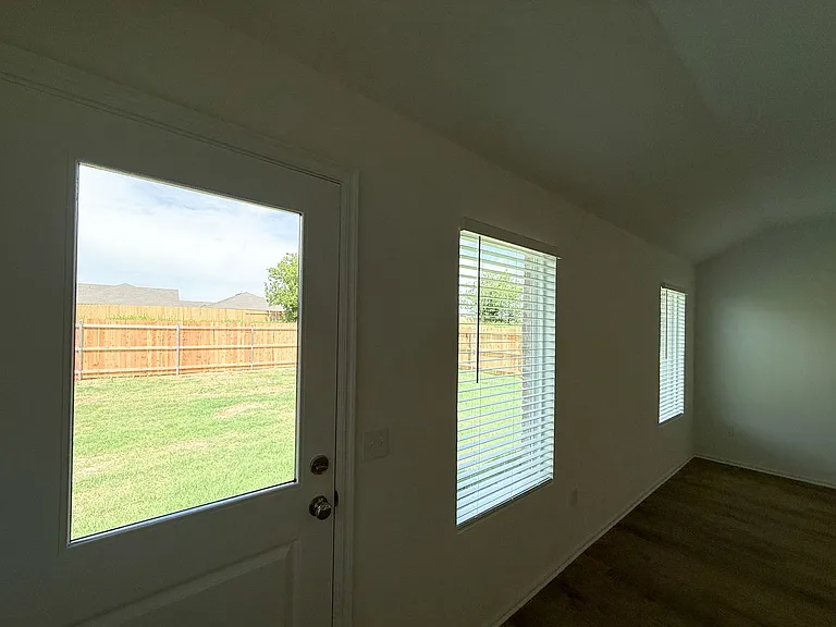 16301 Harvester Dr — Photo 29