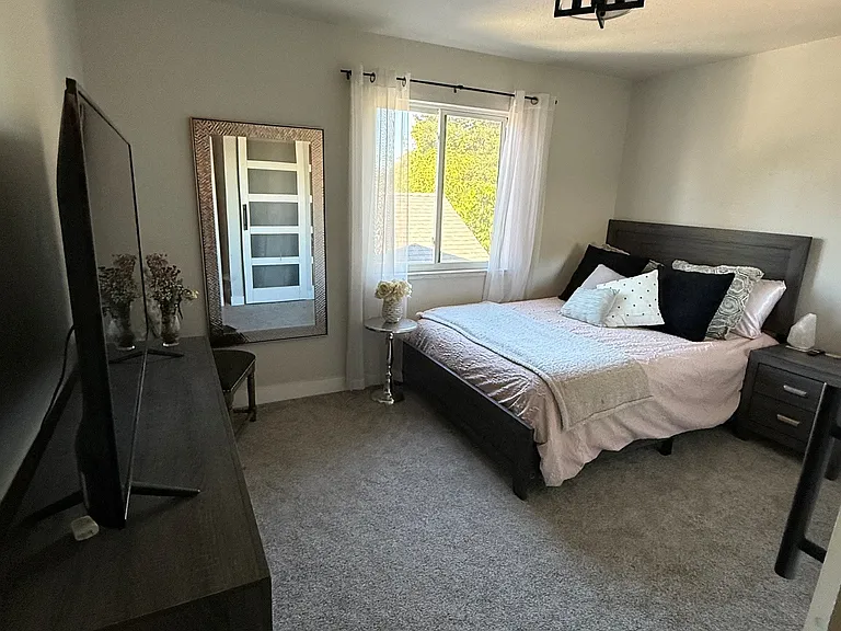 121 Saratoga Ct — Photo 14