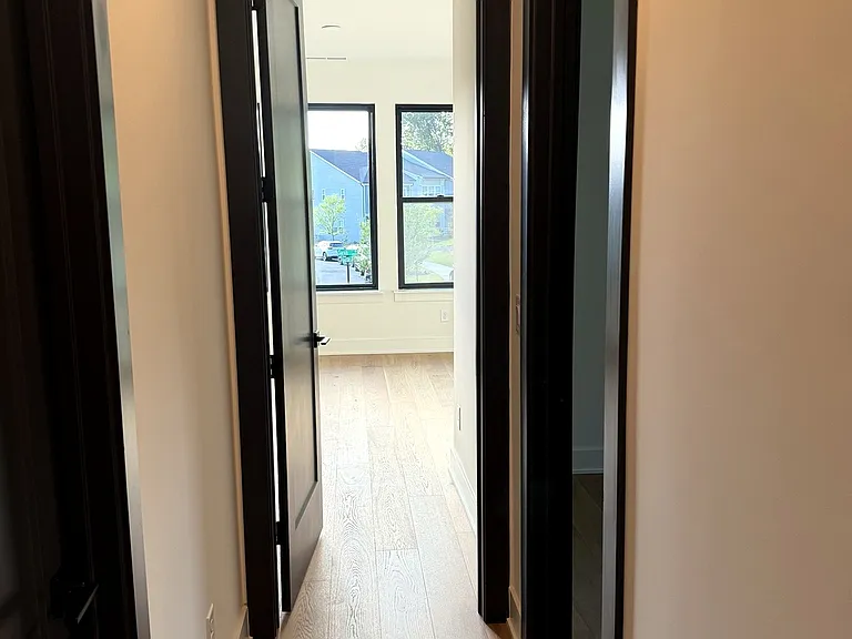 4117 Sarah Dr — Photo 17