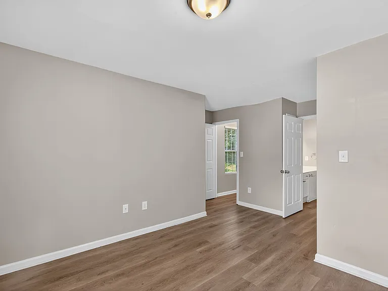 Nevin Place Apartments — Photo 48