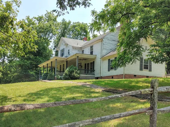 Lake Dr, Saltville, VA 24370