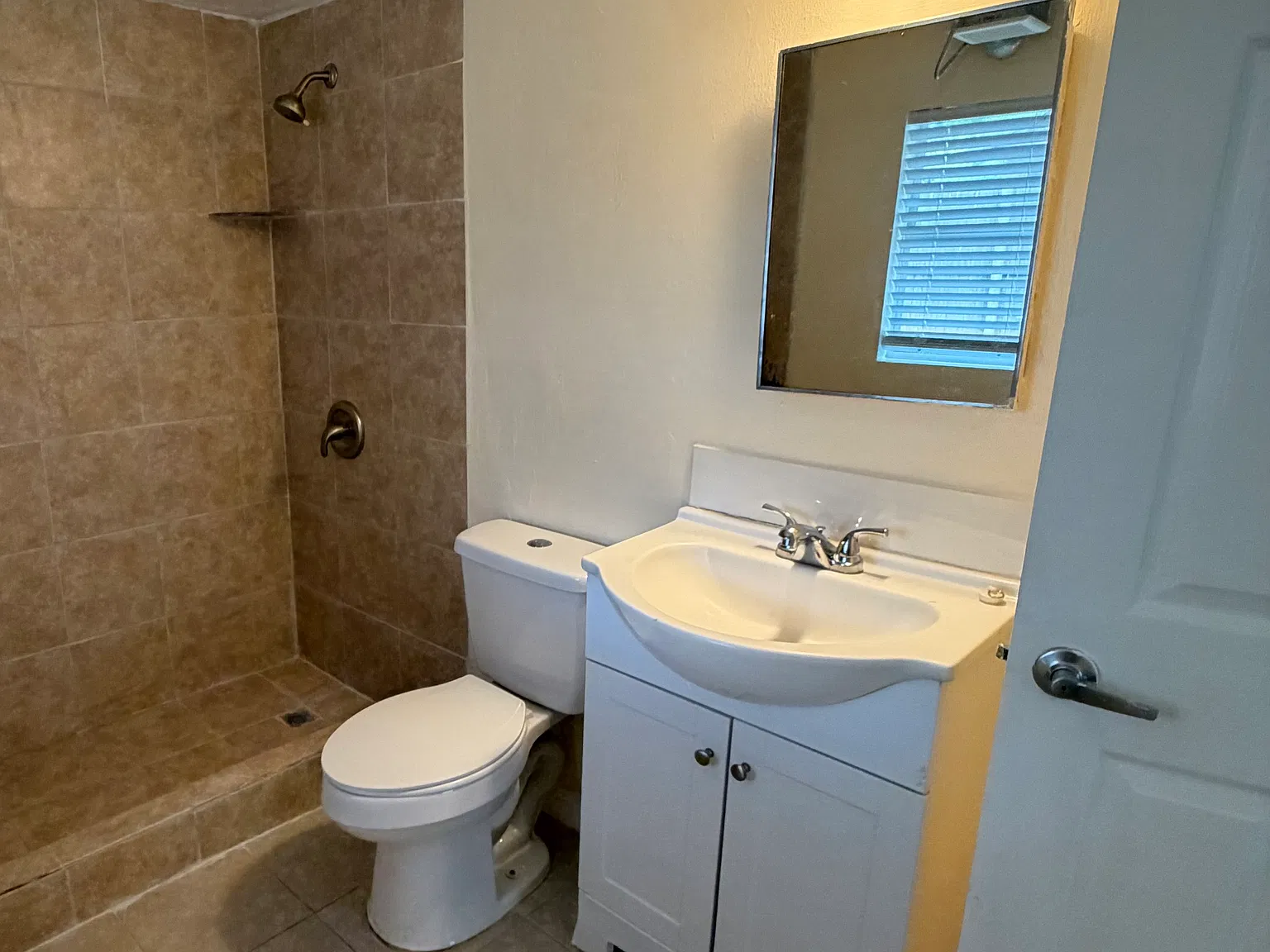 1 bed, 700 sqft, $950 — Photo 4
