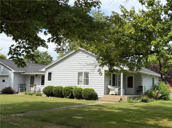 206 E Washington St, Fithian, IL 61844