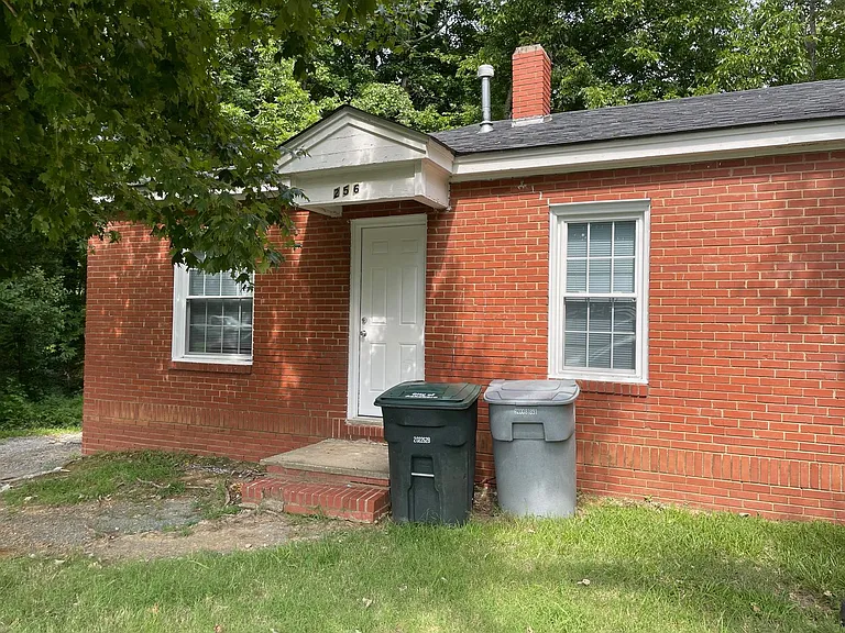 254 & 256 N Elm St — Photo 1