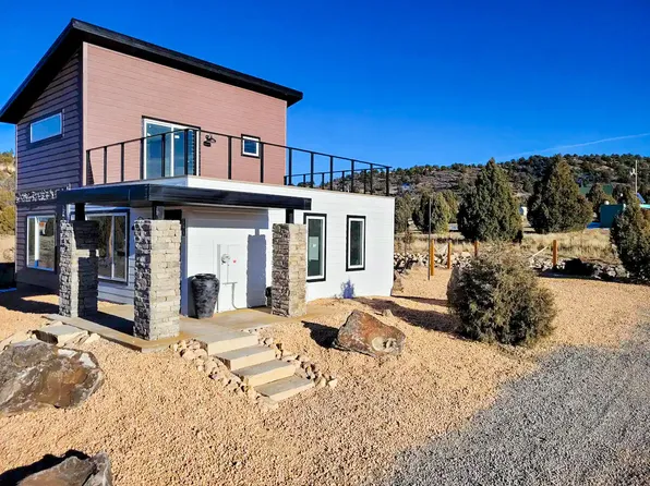 100 E Seneca Ct, Alton, UT 84710