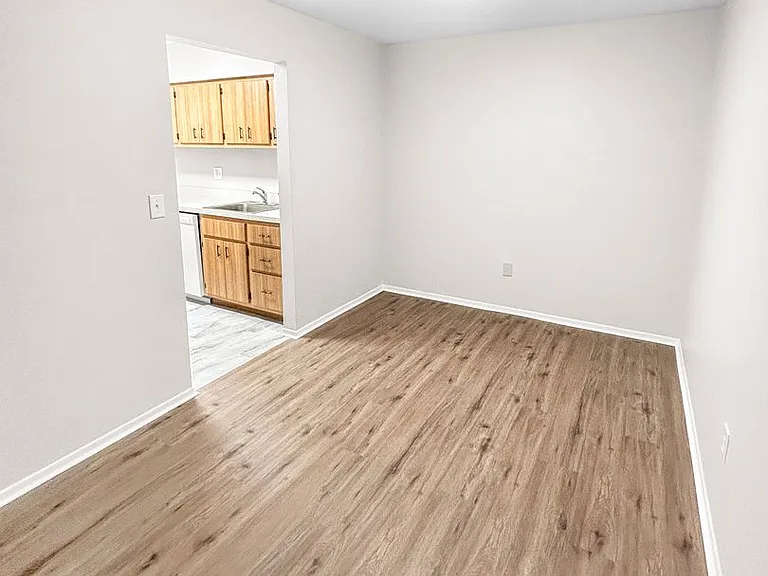 5085 Sanlin Dr — Photo 7
