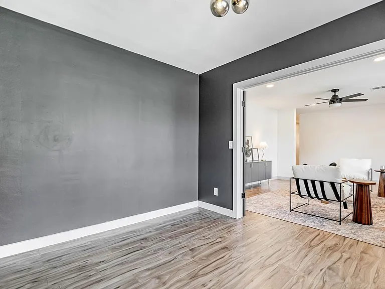 7018 N 13th St — Photo 11