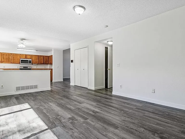 6945 Ashley Dr — Photo 5