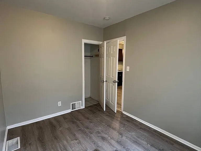 7202 S Marshfield Ave — Photo 33