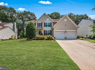 7 Silverwood Dr, Delran, NJ 08075