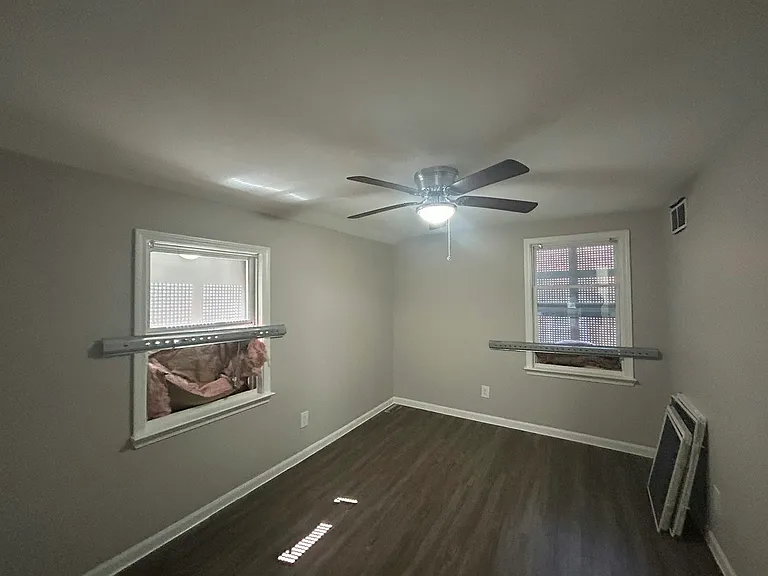 15713 Vaughan St — Photo 19