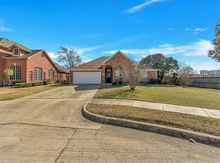 5700 Kelly Ct, Haltom City, TX 76137