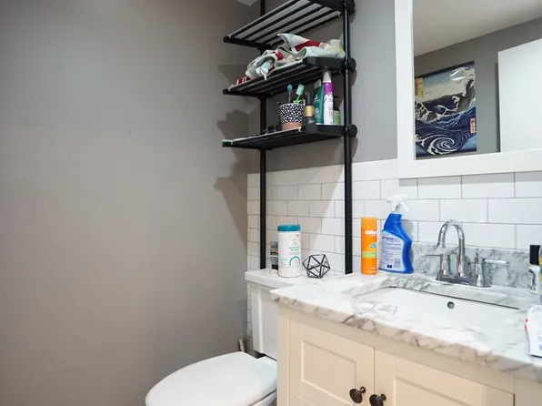 1689 Gates Avenue image 16 of 21