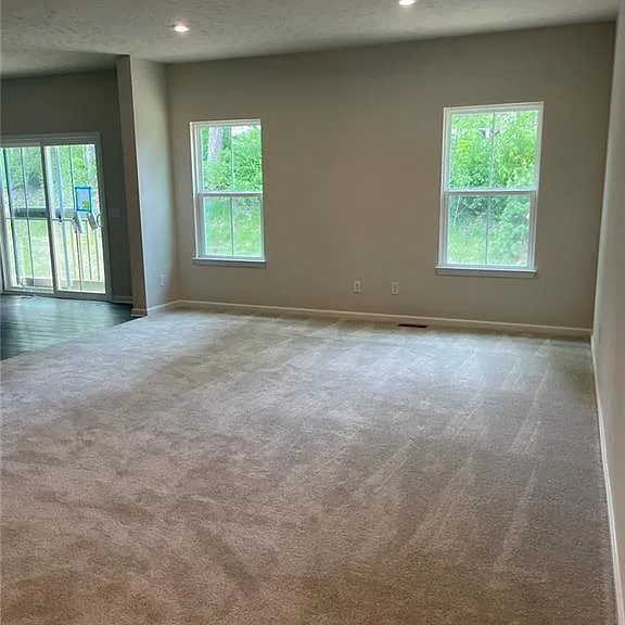 60 Pine Ave — Photo 9